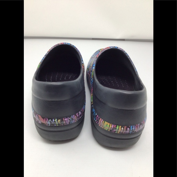 Croc’s Neria Pro II graphic clog/shoes - Picture 3 of 6